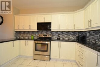 630 Main St E in Hamilton, ON - Building Photo - Building Photo