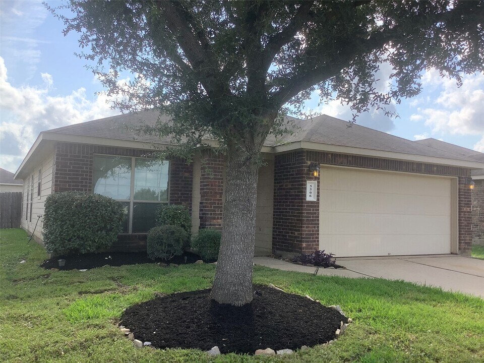 5506 Rustling Gates Ln in Katy, TX - Building Photo