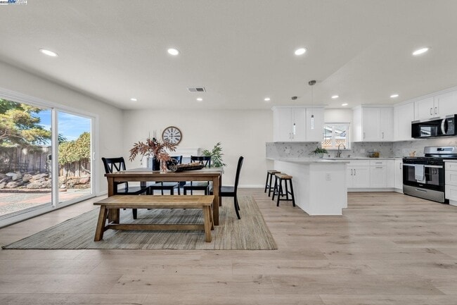 1770 Tulip Ave in Hayward, CA - Building Photo - Building Photo