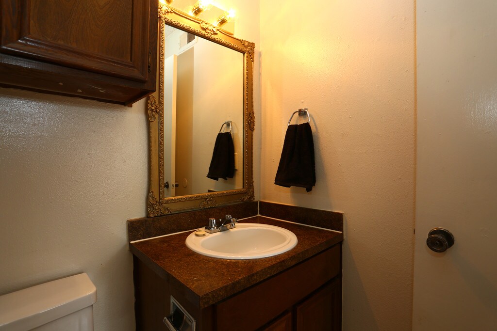 Meadowood Village Apartments Oklahoma City, OK Apartments