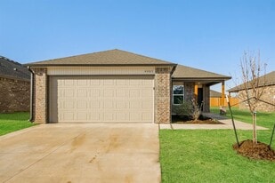 4005 Olivia St in Mustang, OK - Building Photo