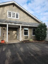 61 W Oakland Ave, Unit Apt. C in Doylestown, PA - Building Photo