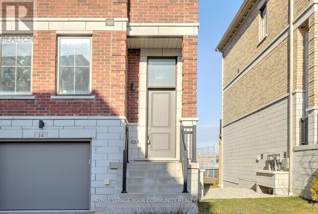 14 Seacoasts Cir in Vaughan, ON - Building Photo - Building Photo