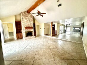 15503 Monte Vista Dr in Houston, TX - Building Photo - Building Photo