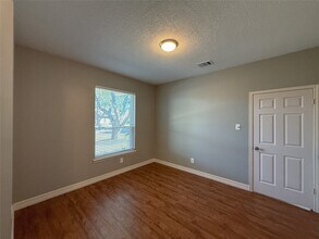 209 McVoy Dr in League City, TX - Building Photo - Building Photo