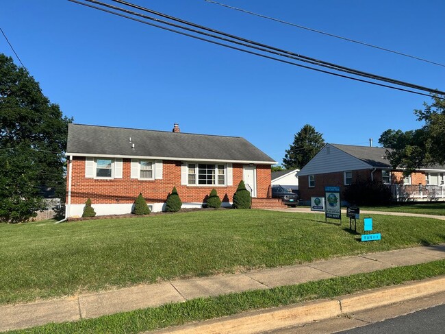 property at 2311 Centerville Rd