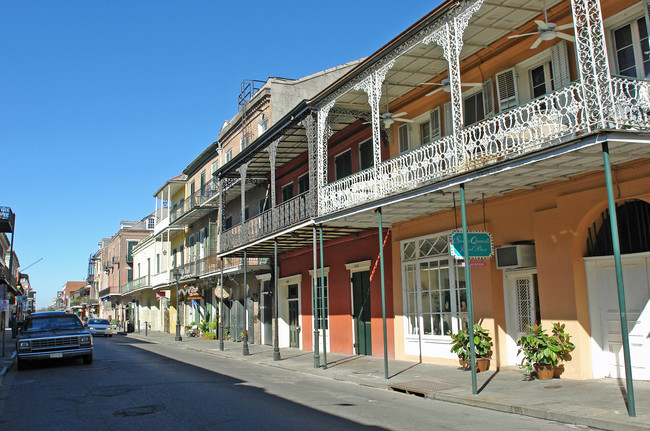 623-625 Toulouse St in New Orleans, LA - Foto de edificio - Building Photo