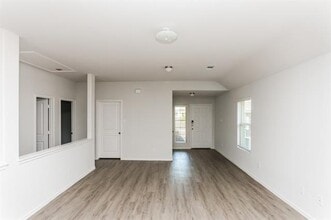 1607 Mark Ln in Ennis, TX - Building Photo - Building Photo