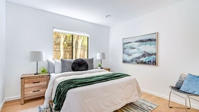 1570 Myra Ave in Los Angeles, CA - Building Photo - Building Photo