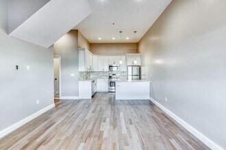 79 Roslyn Rd in Mineola, NY - Building Photo - Building Photo