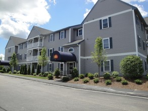 Sunset Ridge Apartments in Manchester, NH - Foto de edificio - Building Photo