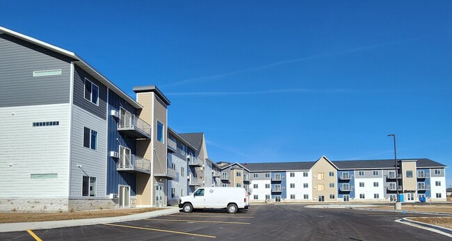 South Point Apartments in New York Mills, MN - Foto de edificio - Building Photo