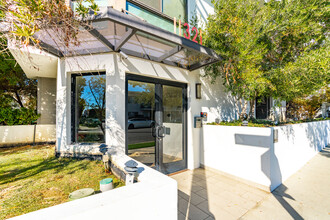 11321 Missouri Ave in Los Angeles, CA - Foto de edificio - Building Photo