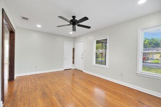 2025 W Hermosa Dr in San Antonio, TX - Building Photo - Building Photo