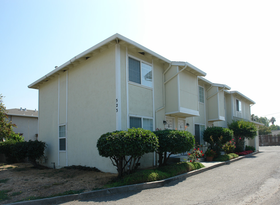 523 Penitencia St in Milpitas, CA - Foto de edificio