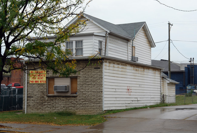 1366 4th Ave in Huntington, WV - Foto de edificio - Building Photo