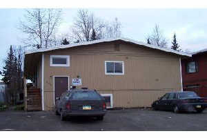 624 Irwin St in Anchorage, AK - Building Photo