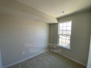1018 Trestle Dr in Fredericksburg, VA - Building Photo - Building Photo