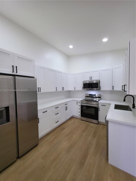 15328 SW 77th Ln in Miami, FL - Building Photo
