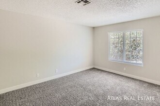 5370 Bridgette Way in Las Vegas, NV - Building Photo - Building Photo