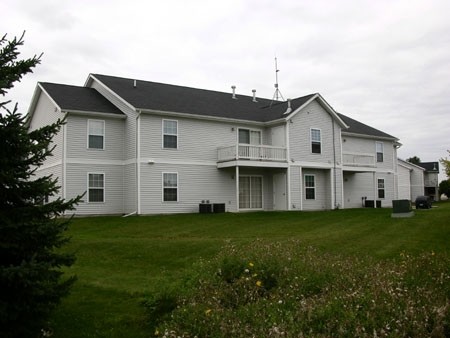 Churchill Court Apartments in Mt. Pleasant, MI - Building Photo