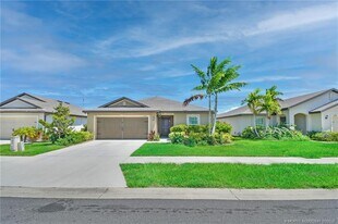 5501 Jamboree Dr in Fort Pierce, FL - Building Photo