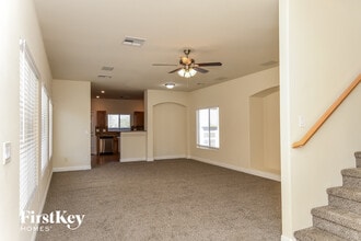 1680 Dark Wolf Ave in Las Vegas, NV - Foto de edificio - Building Photo