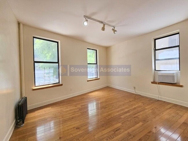 property at 86 Haven Ave