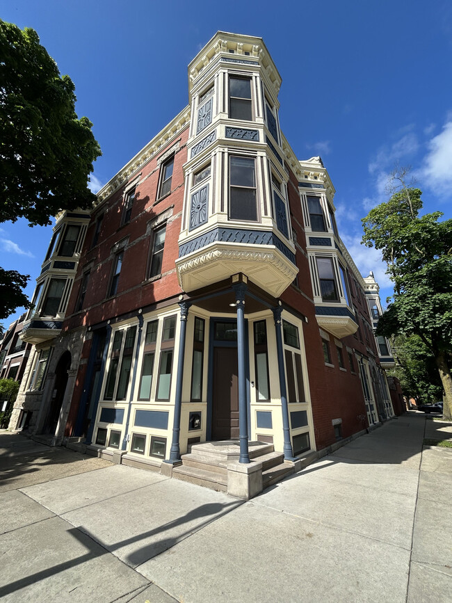 property at 2856 N Racine Ave