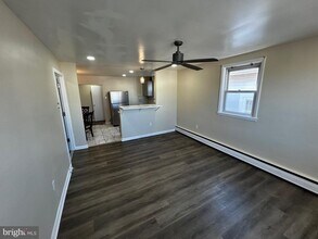 7347 Tabor Ave in Philadelphia, PA - Foto de edificio - Building Photo