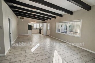 17197 Sierra Hwy in Santa Clarita, CA - Building Photo - Building Photo