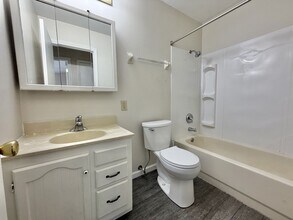 1708 Saratoga Dr in Troy, OH - Building Photo - Building Photo
