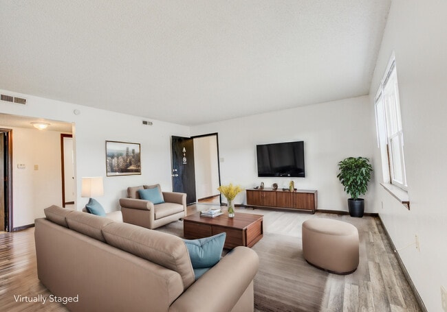 property at 406 W Southampton Dr