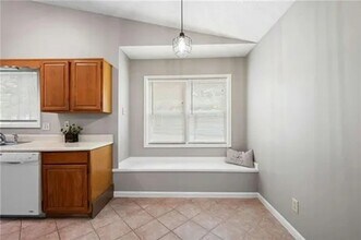 933 River Rock Dr in Woodstock, GA - Building Photo - Building Photo