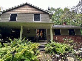 2145 Oltesvig Ln in Highland, MI - Building Photo