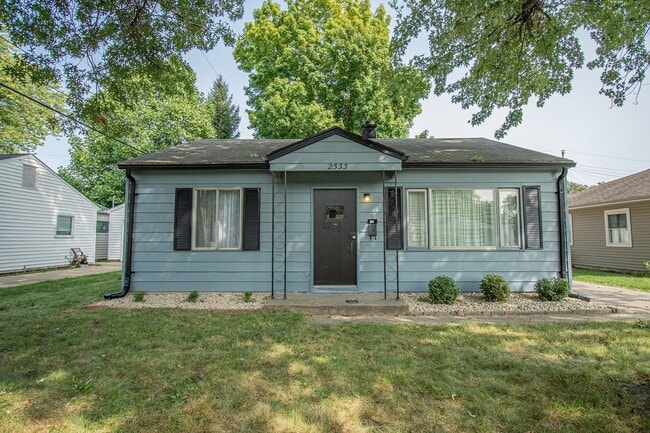 property at 2533 Meadow Dr