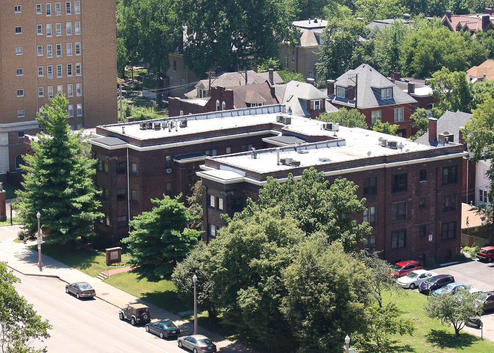 Water Tower Place Condominium in St. Louis, MO - Building Photo