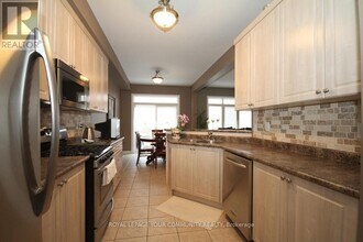 140 Mistywood Crescent in Vaughan, ON - Building Photo - Building Photo