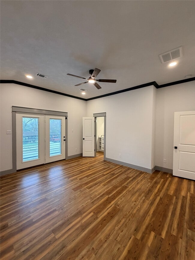 property at 1002 Natchez Ave