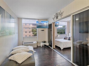 710 Washington Ave in Miami Beach, FL - Building Photo - Building Photo