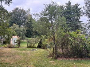 3079 Maqua Pl in Mohegan Lake, NY - Foto de edificio - Building Photo