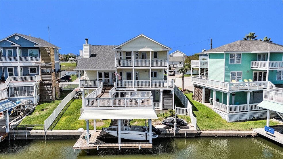 12821 E Barcelona in Galveston, TX - Building Photo