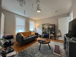 6 Primrose St, Unit 3 in Boston, MA - Foto de edificio - Building Photo