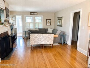 17 Walnut Pl in West Long Branch, NJ - Building Photo - Building Photo