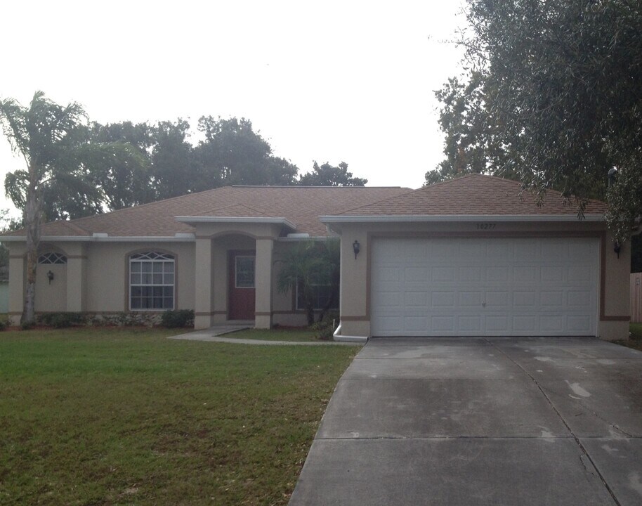 10277 Horizon Dr in Spring Hill, FL - Building Photo