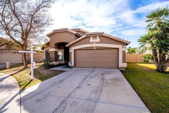 property at 1213 W Glenmere Dr