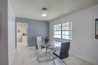 418 SE 4th St in Dania, FL - Building Photo - Building Photo