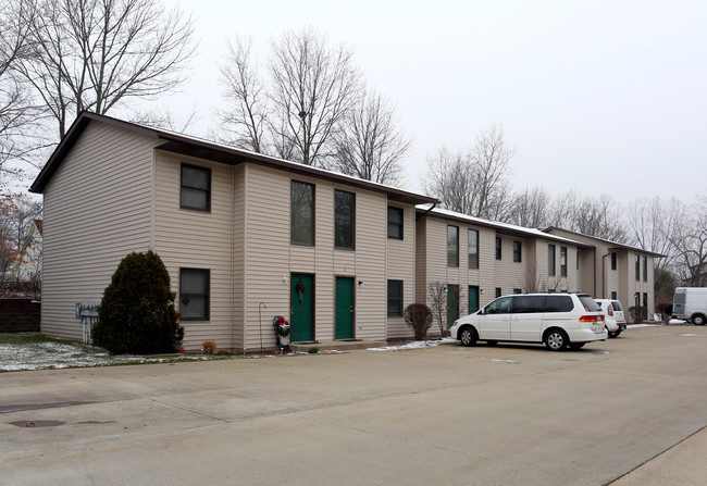 Linden Lakes in Medina, OH - Foto de edificio - Building Photo