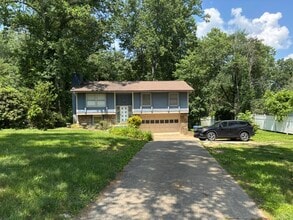 77 Overlook Rd in Asheville, NC - Building Photo - Building Photo
