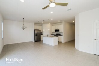 418 Reina Wy in Eagle Lake, FL - Building Photo - Building Photo